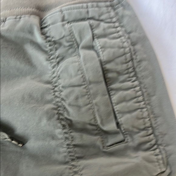 Eddie Bauer Green Cargo Shorts Utilitarian Design - Picture 4 of 9